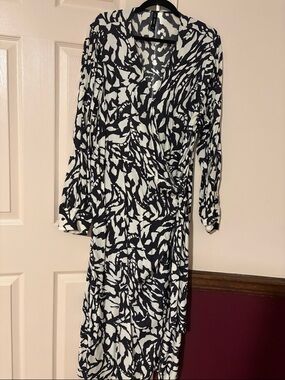 Black & White Abstract Print Women’s Wrap Midi Dress